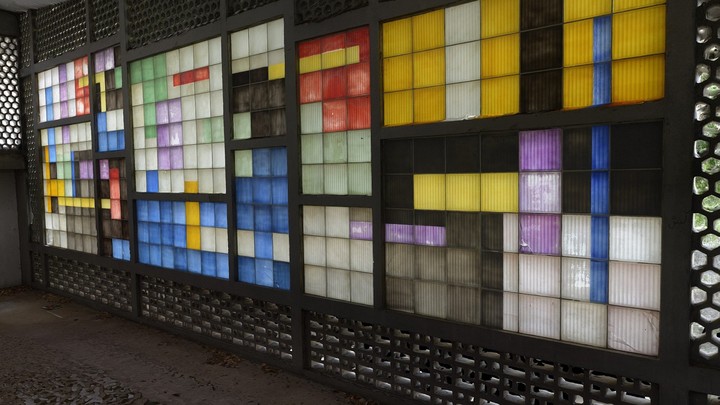 Sin Titulo, Vitral de Braulio Salazar, Antigua Escuela de Enfermería