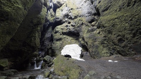 Icelandic Cave (III) (Interactive 3D Experience)